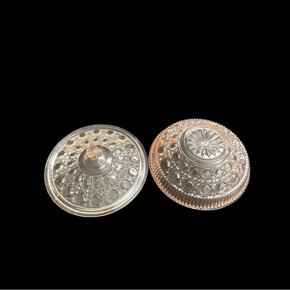 Collectible Vintage Federal Glass Co. Candy Dish - Pink Indiana Windsor - Picture 6 of 6